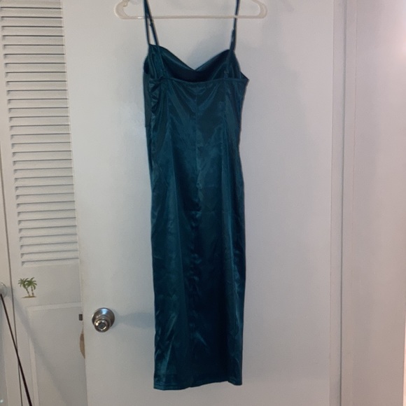Emerald green fancy dress- new with tags! - Picture 2 of 4